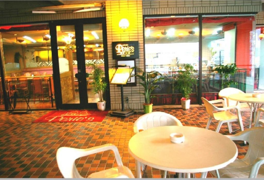 Hotel City Court Наха Екстериор снимка