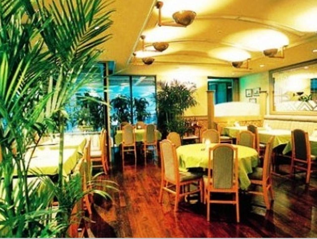 Hotel City Court Наха Екстериор снимка